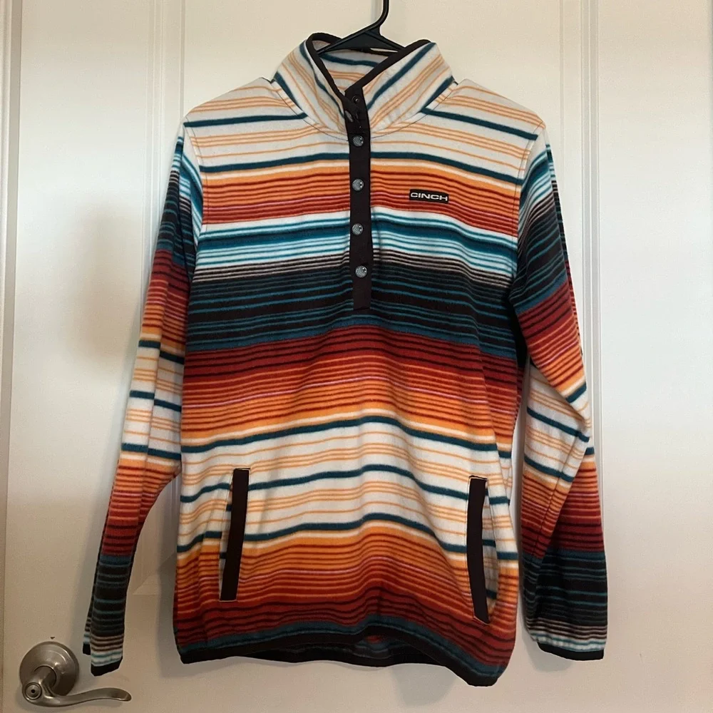 Cinch Women’s Pullover Fleece - Picture 2 of 3